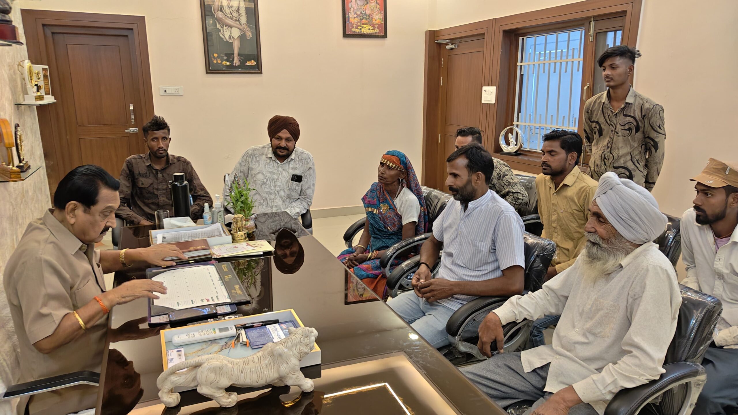 लेफ्ट पाहा नहर कवरिंग से जल निकासी ठप, सैकड़ों लोग परेशान - बेहड़ ने नगर पालिका को दिये निर्देश 