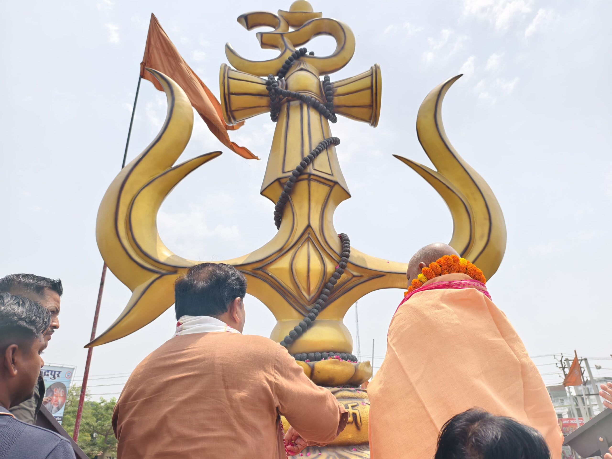 त्रिशूल चौक की भव्यता देखकर अभिभूत हुए स्वामी यतीन्द्रानंद गिरि