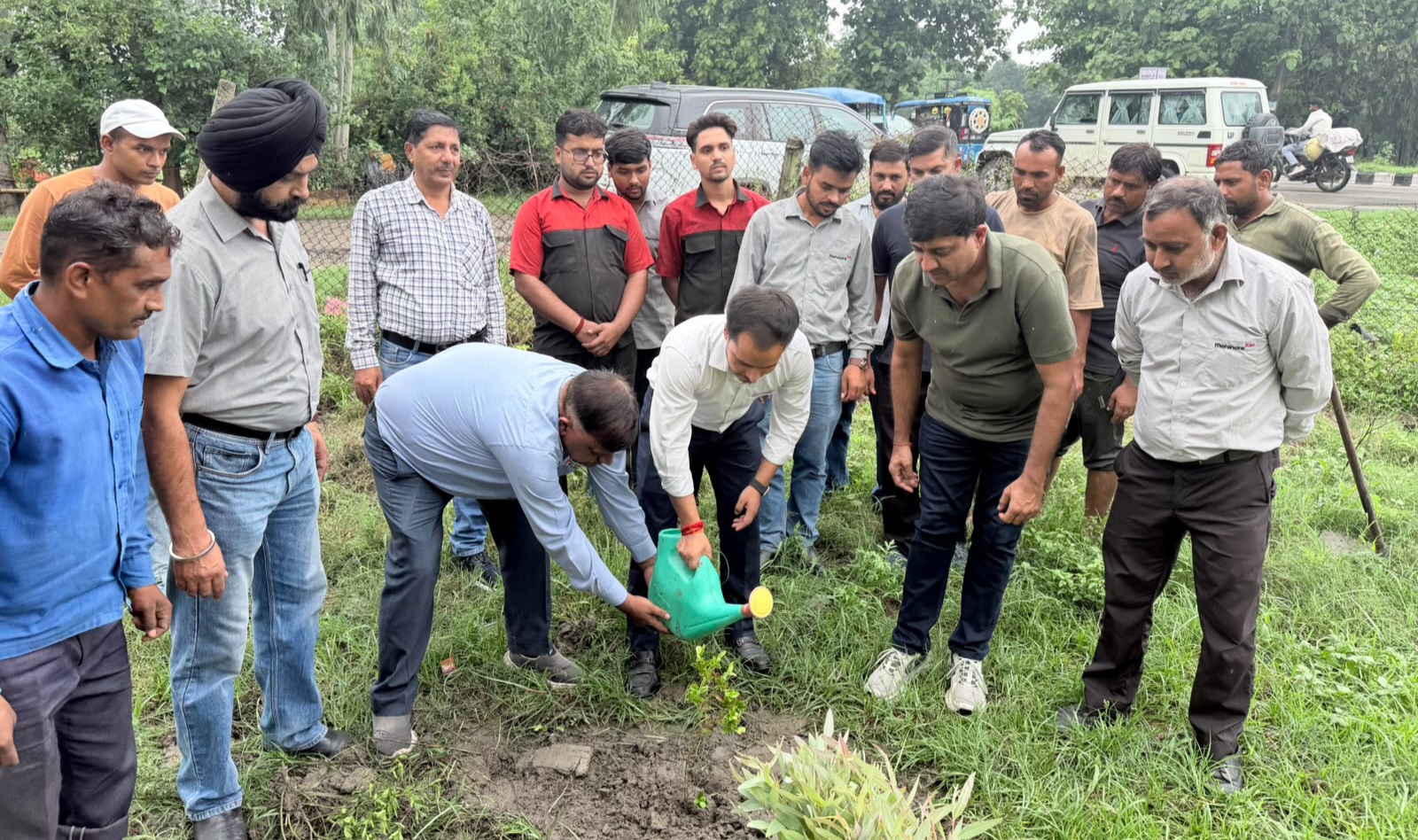 एलएससी इन्फ्राटेक ने किच्छा बाईपास पर किया वृक्षारोपण, पर्यावरण संरक्षण का लिया संकल्प