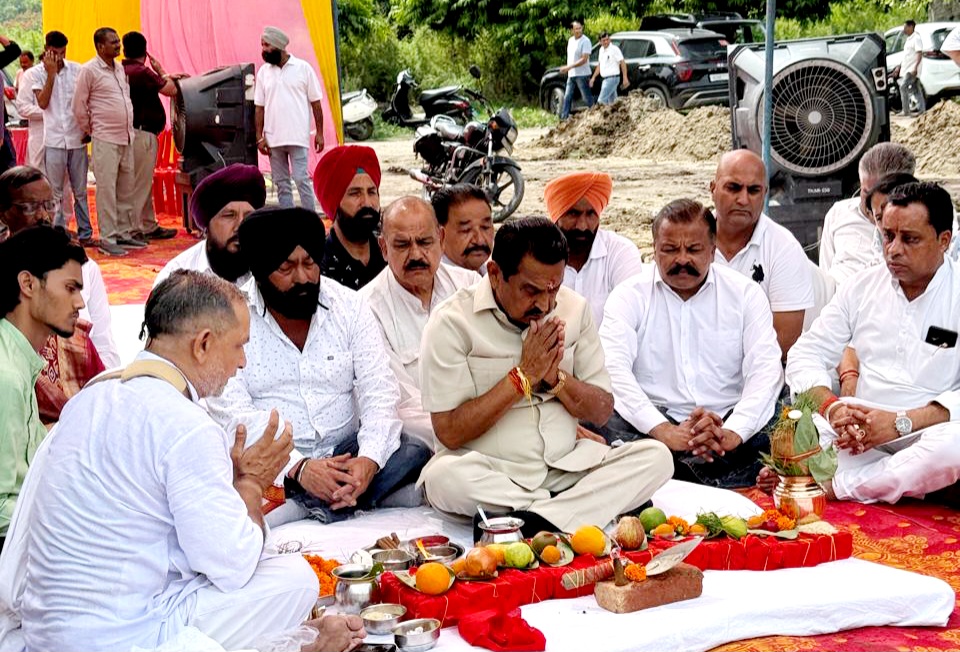 किच्छा में 10 करोड़ की लागत से बनेगा अत्याधुनिक कम्युनिटी हॉल, विधायक तिलक राज बेहड़ ने किया भूमि पूजन