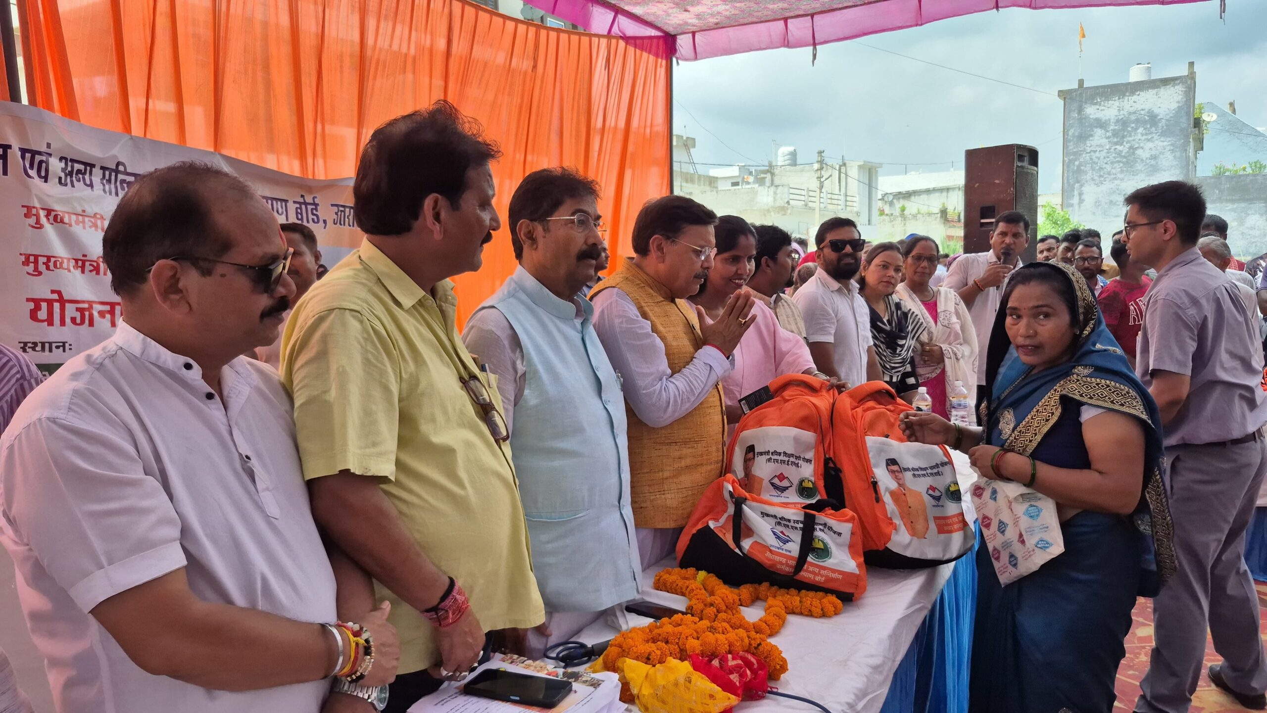 श्रमिकों के कल्याण और सम्मान के लिए प्रतिबद्ध है धामी सरकार : राजेश शुक्ला
