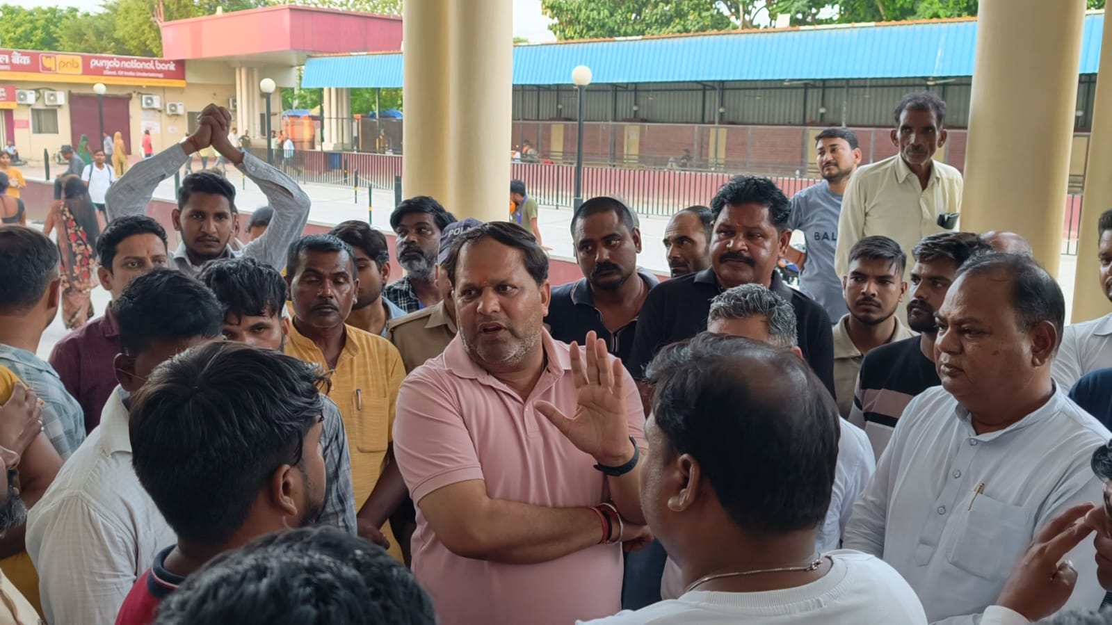महापौर की पहल से शांत हुआ वाल्मीकि समाज का आक्रोश, निष्पक्ष जांच का भरोसा