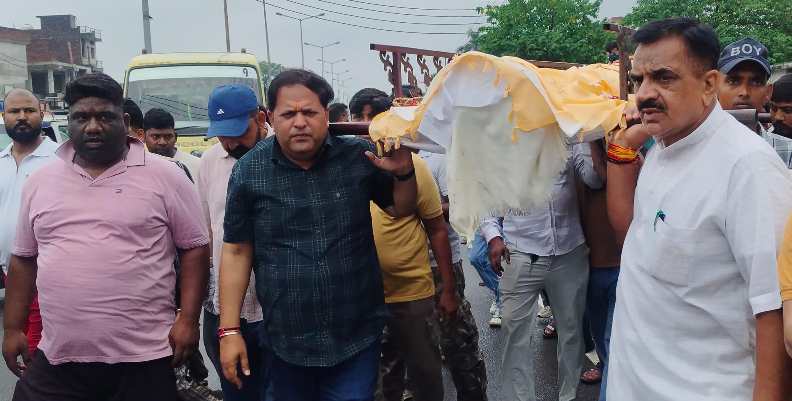 स्वर्गीय अभिषेक को महापौर विकास शर्मा ने दी भावपूर्ण श्रद्धांजलि