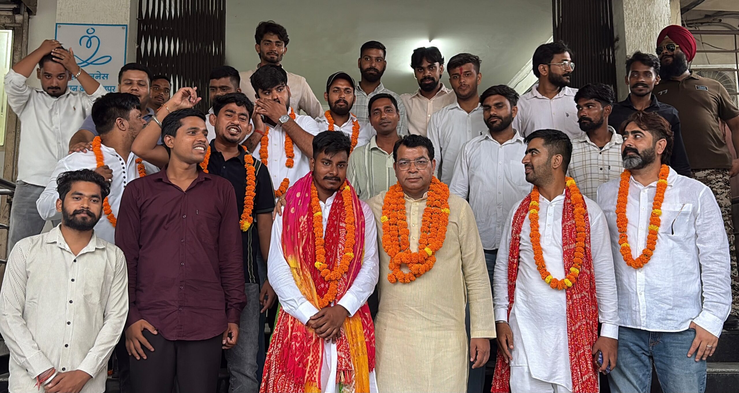 छात्र उपाध्यक्ष पद पर विश्वजीत निर्विरोध निर्वाचित, विधायक शिव अरोरा ने अंगवस्त्र व फूलमाला पहनाकर दी शुभकामनाएं