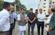 रुद्रपुर मेडिकल कॉलेज में धीमे काम पर भड़के विधायक शिव अरोरा, ठेकेदार को लगाई फटकार