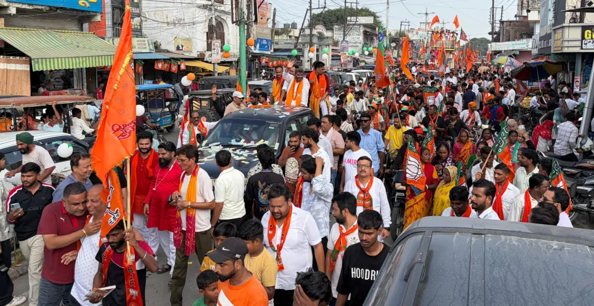 इलेक्ट्रॉनिक व्यापारियों के धरने में पहुंचे विधायक शिव अरोरा, बोले- भय का माहौल बनाने वाली GST कार्रवाई रुद्रपुर में नहीं चलेगी