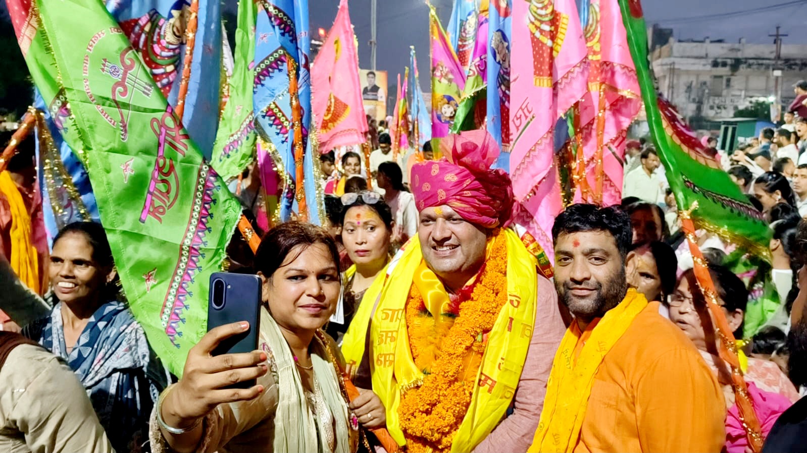 श्रीकृष्ण जन्मोत्सव की भव्य शोभायात्रा का महापौर विकास शर्मा ने किया स्वागत