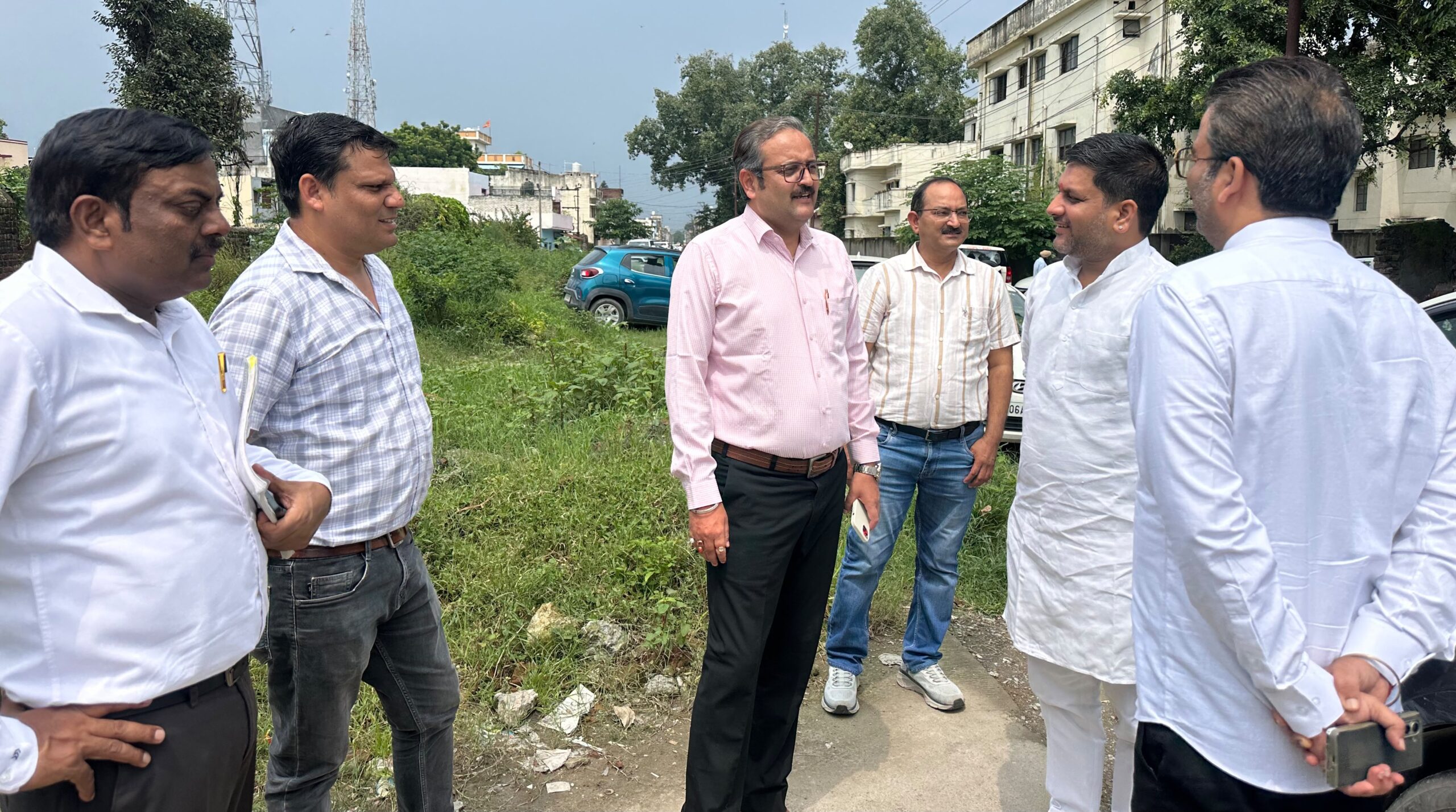 लेफ्ट पाहा नहर परियोजना को लेकर सिंचाई विभाग के मुख्य अभियंता ने टीम सहित किया स्थलीय निरीक्षण