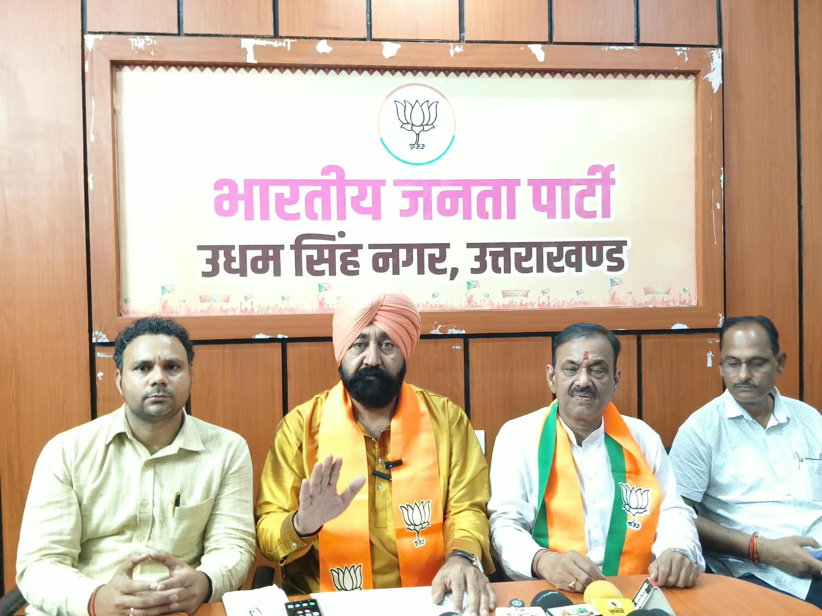 राजनीतिक विरोध मुद्दों पर हो, दिवंगत परिजनों और आस्था पर नहीं : चंडोक