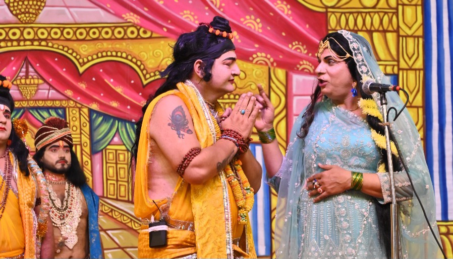 ऐतिहासिक रामलीला में प्रभु श्रीराम, माता सीता और लक्ष्मण को छोड़कर मंत्री सुमंत का अयोध्या लौटना अत्यंत मार्मिक रहा