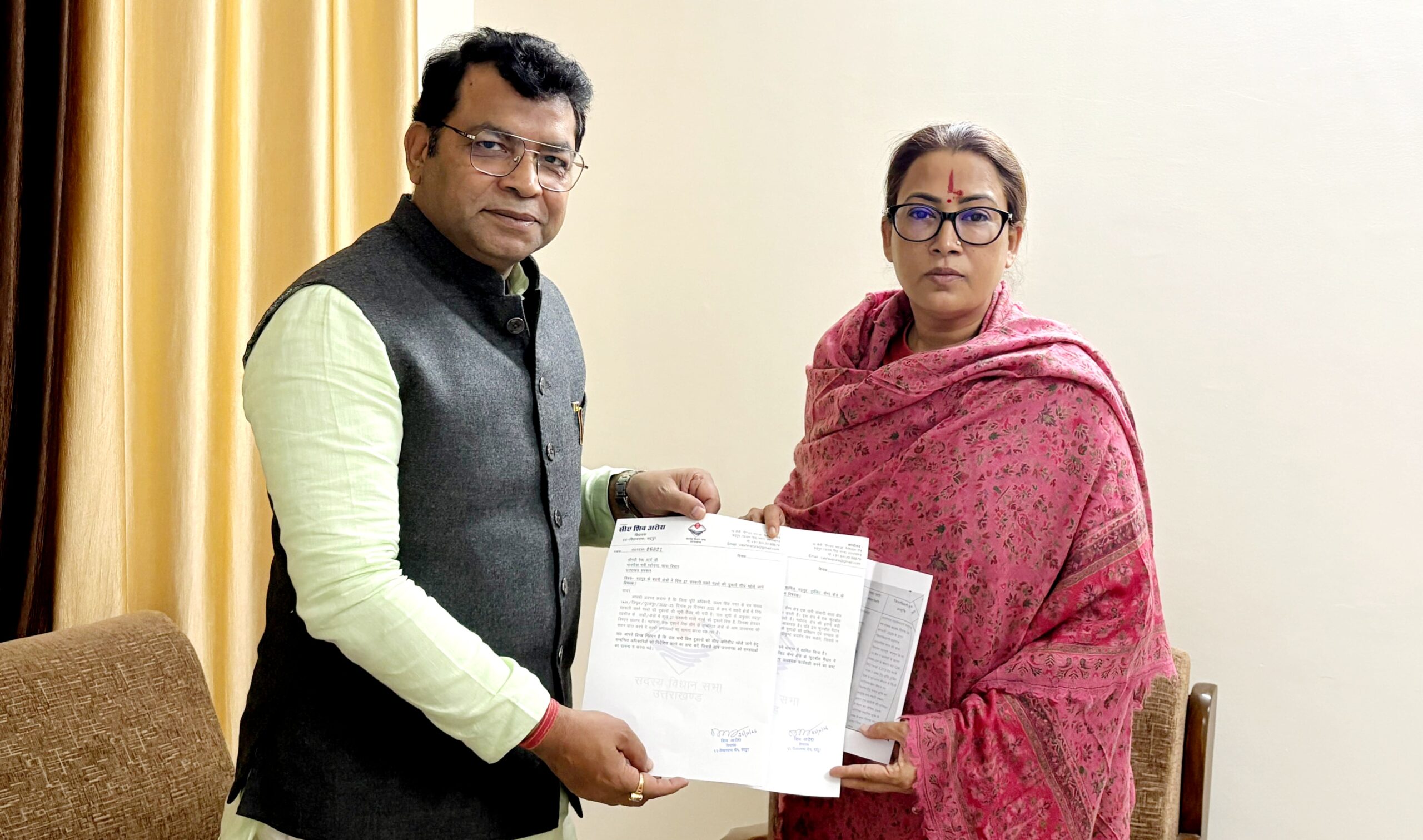 ट्रांजिट कैंप में सस्ता गल्ला दुकानों की संख्या बढ़ाने की मांग, विधायक शिव अरोरा ने खाद्य मंत्री रेखा आर्य से की मुलाकात