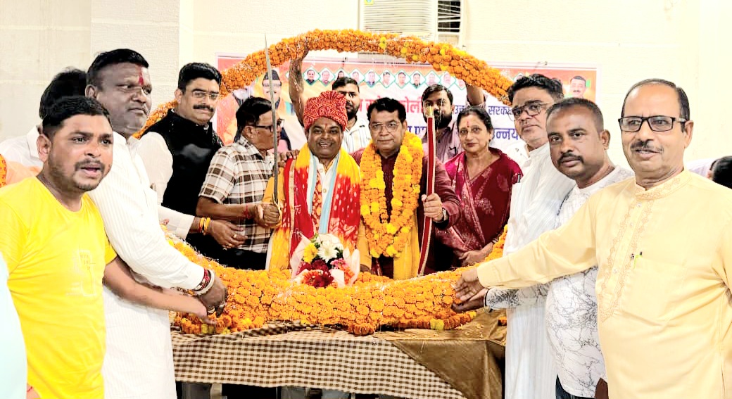 भाजपा में समर्पित कार्यकर्ता का सम्मान ही संगठन की पहचान  विधायक शिव अरोरा