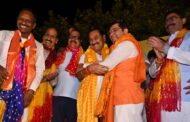 पुष्पवर्षा से हुआ श्रीराम बारात का भव्य स्वागत, नाचते-गाते जनकपुरी पहुँचे बाराती