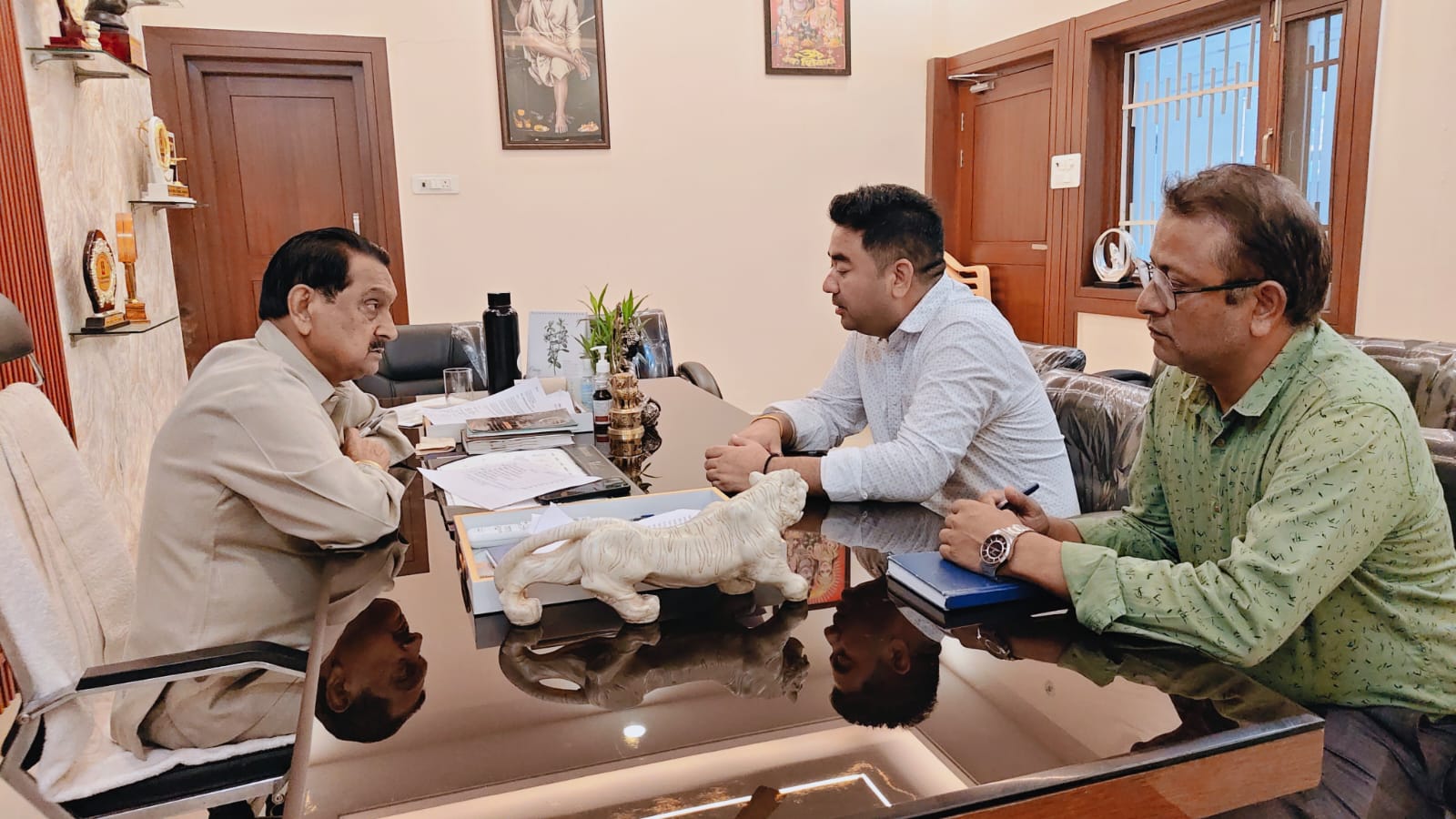 विधायक तिलक राज बेहड़ ने यूएसडीडीए अधिकारियों के साथ की विकास कार्यों की समीक्षा, गुणवत्ता के साथ शीघ्र कार्य पूर्ण करने के दिए निर्देश
