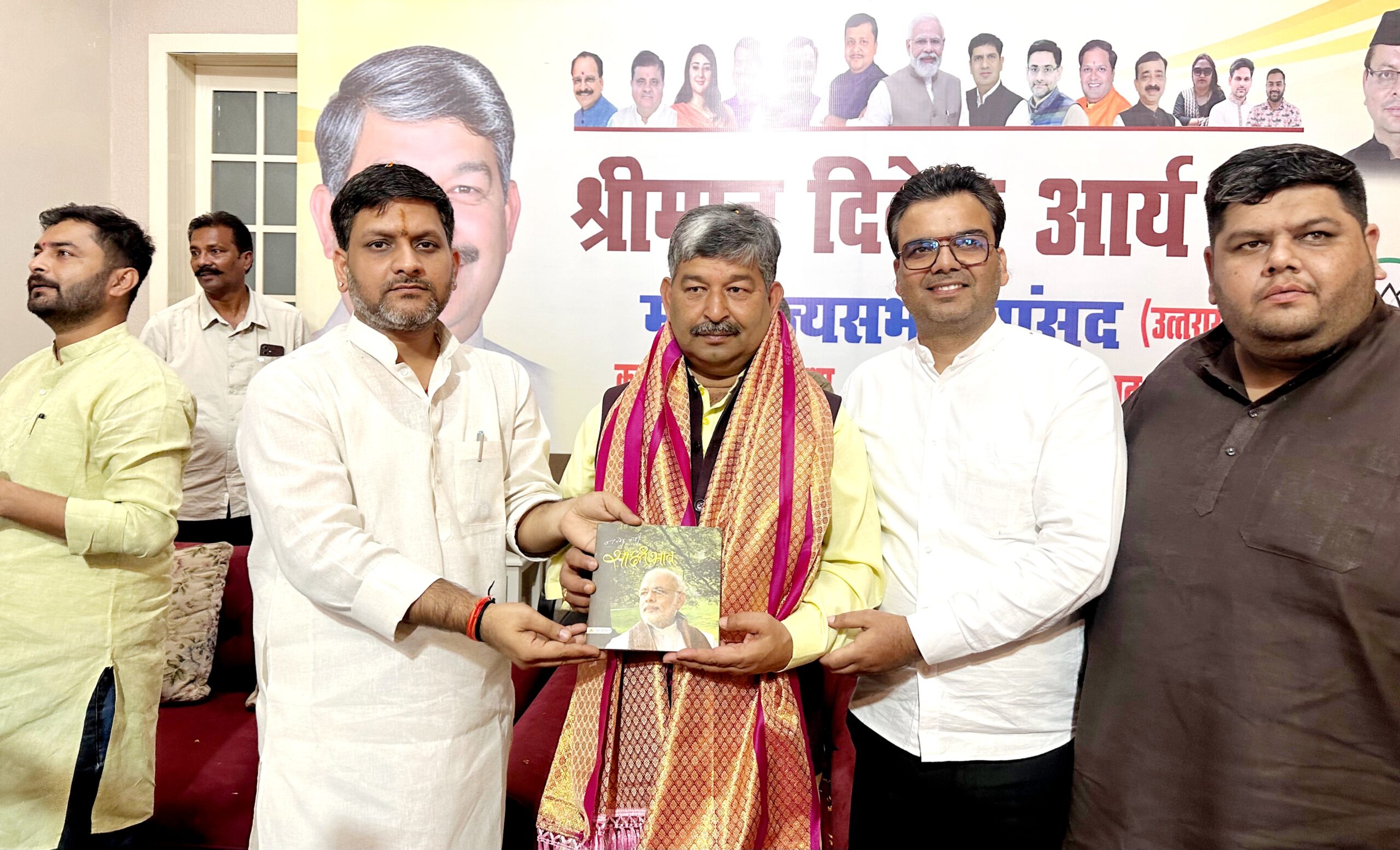 नवनियुक्त राज्यसभा सांसद दिनेश आर्या का किच्छा में भव्य स्वागत, भाजपा कार्यकर्ताओं ने फूल-मालाओं एवं अंगवस्त्र भेंट कर किया अभिनंदन